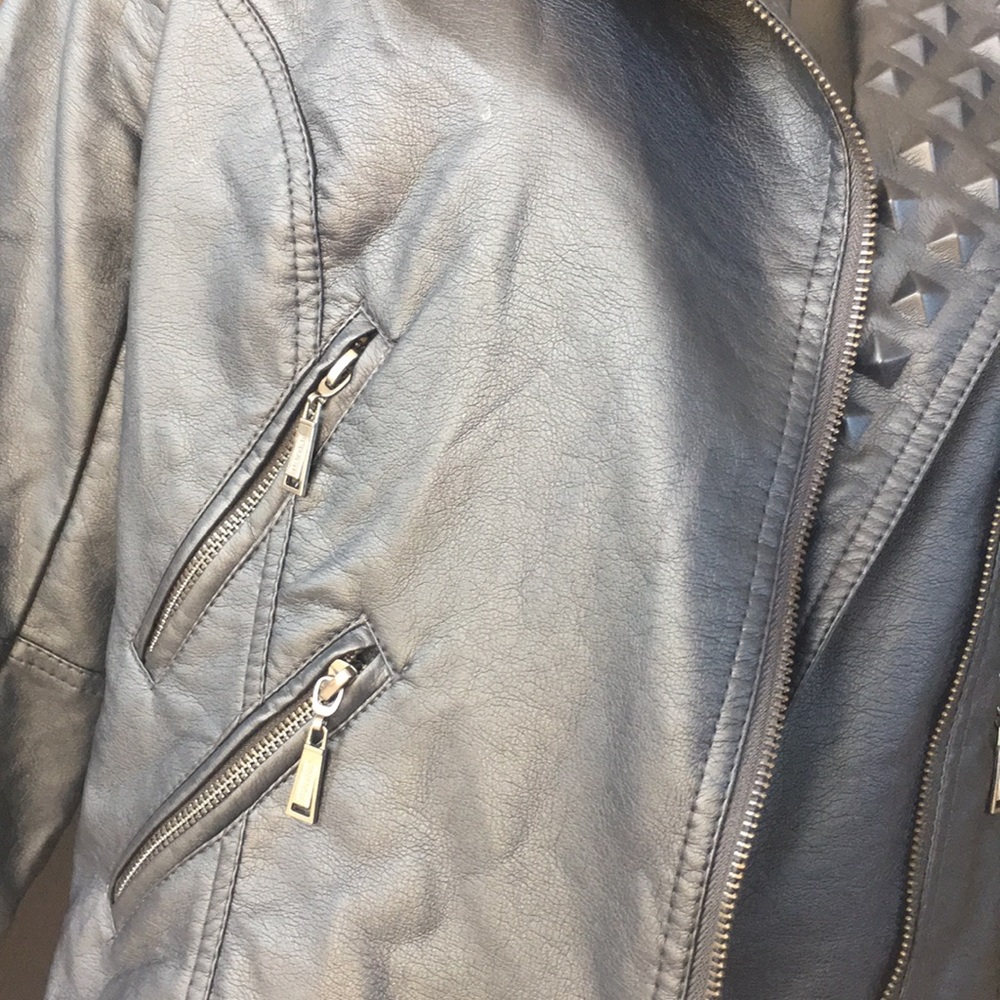 Jacket - Picture 3 of 6